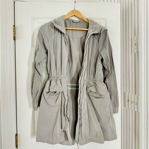 Lululemon windbreaker, size 4